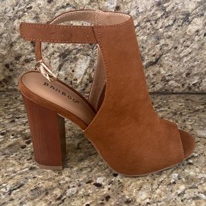 Bamboo style Embark  – 03M size 6 1/2 color is CHNFS never worn 4 1/2 block heel